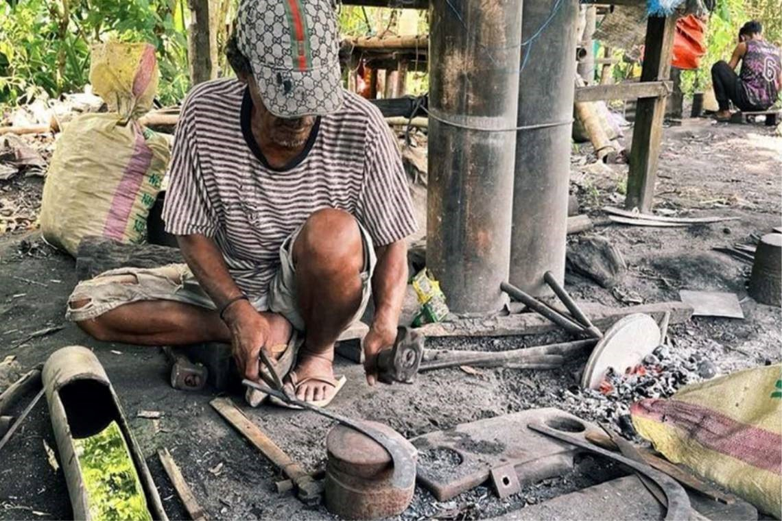 Tausug blacksmiths in Sulu are preserving centuries-old blade-making traditions